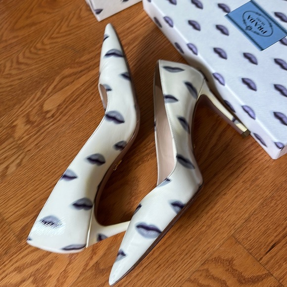 Prada Leather Pointed-Toe Pumps - Picture 5 of 8